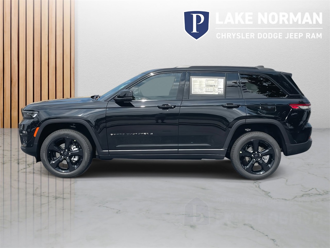 2025 Jeep Grand Cherokee Limited photo 3
