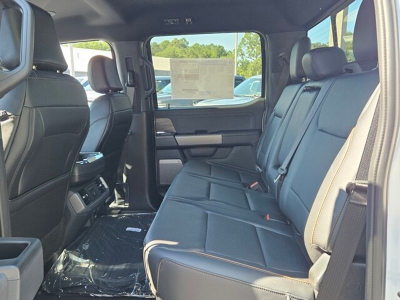 2025 Ford F-150 Lariat photo 5