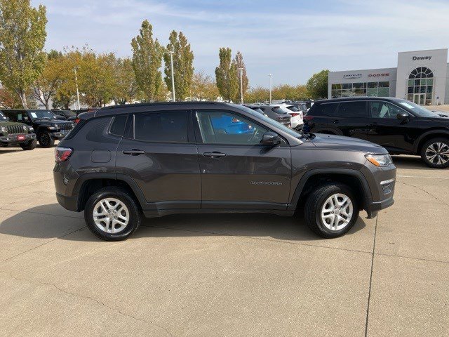 2018 Jeep Compass Sport photo 4