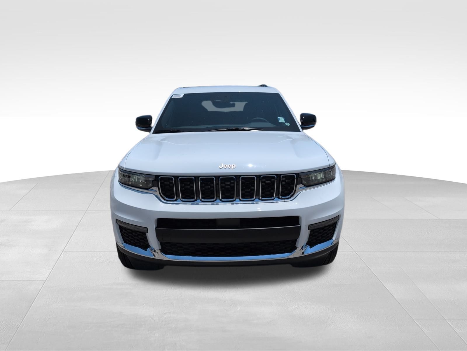 2025 Jeep Grand Cherokee Limited photo 2
