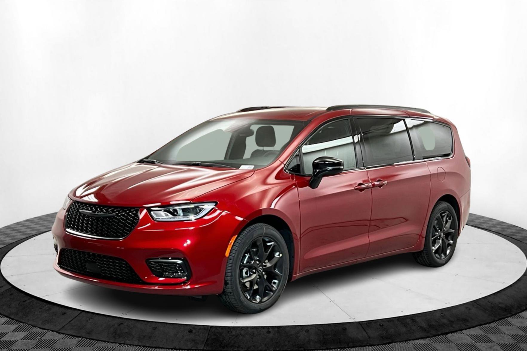 2026 Chrysler Pacifica Select's photo