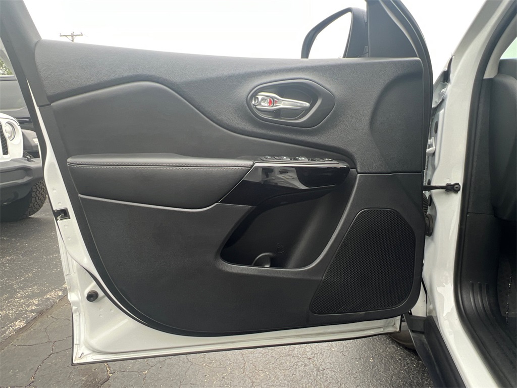 2023 Jeep Cherokee Altitude photo 10