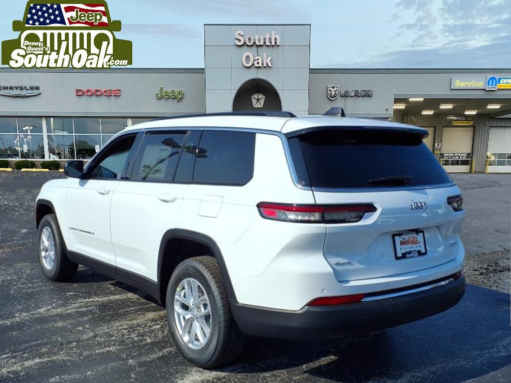 2025 Jeep Grand Cherokee Laredo X photo 4