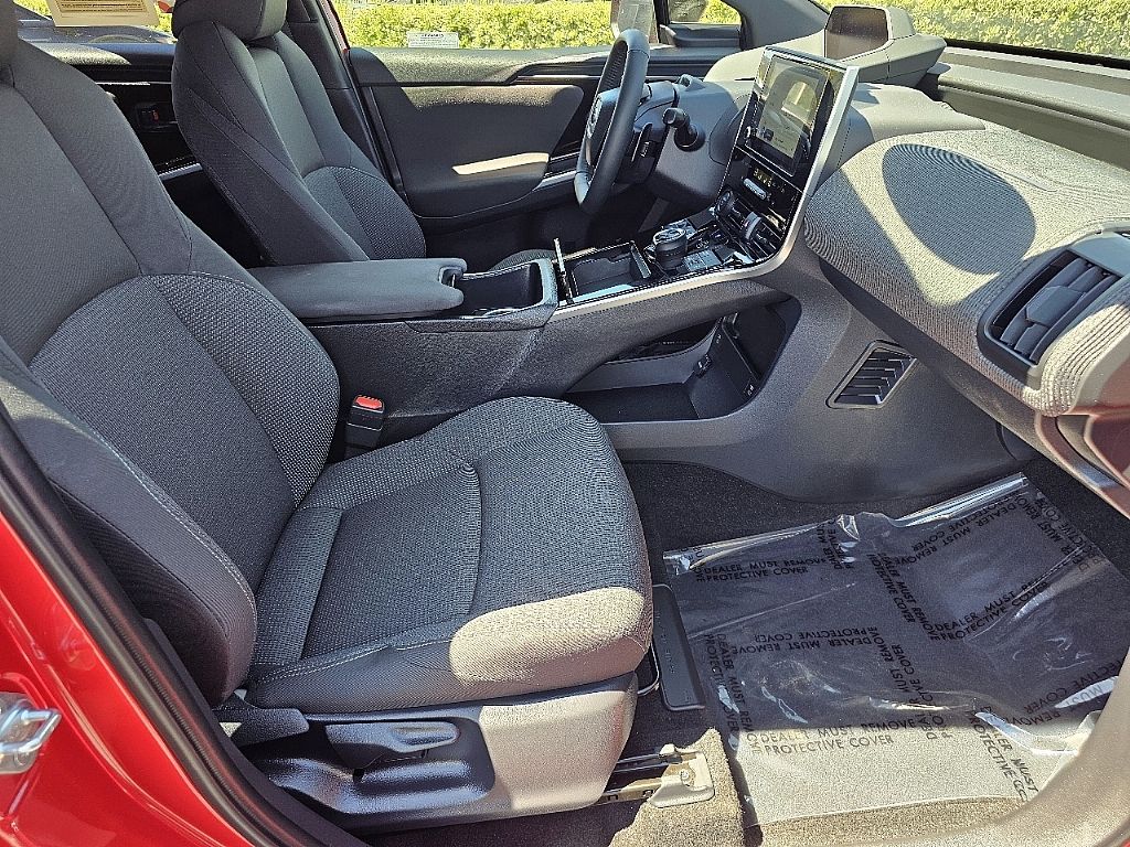 2025 Subaru Solterra Premium photo 3