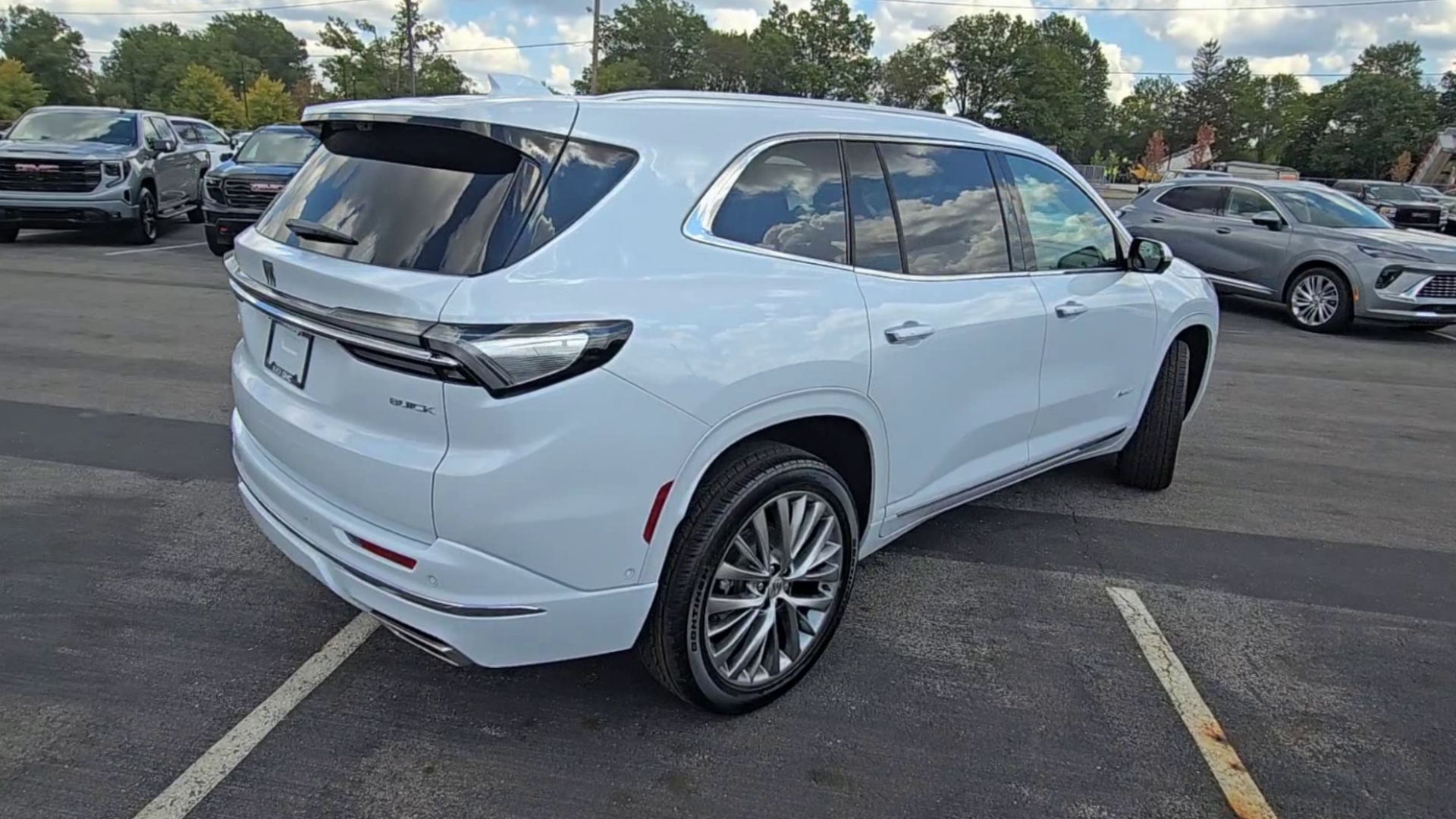 2026 Buick Enclave Avenir photo 4