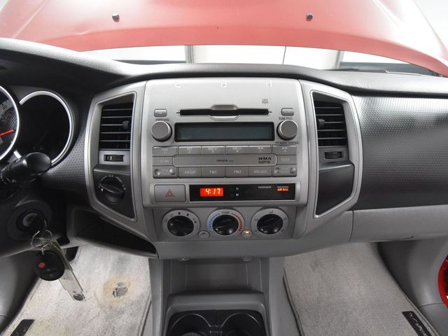 2011 Toyota Tacoma Base photo 23