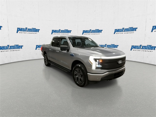2025 Ford F-150 Lightning photo 2