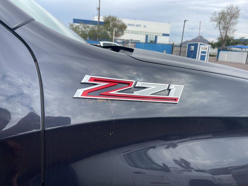2023 Chevrolet Silverado 1500 RST photo 12