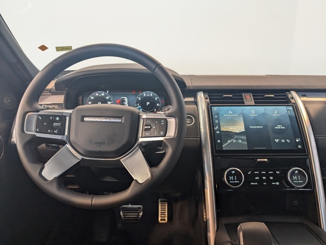 2025 Land Rover Discovery SE photo 11