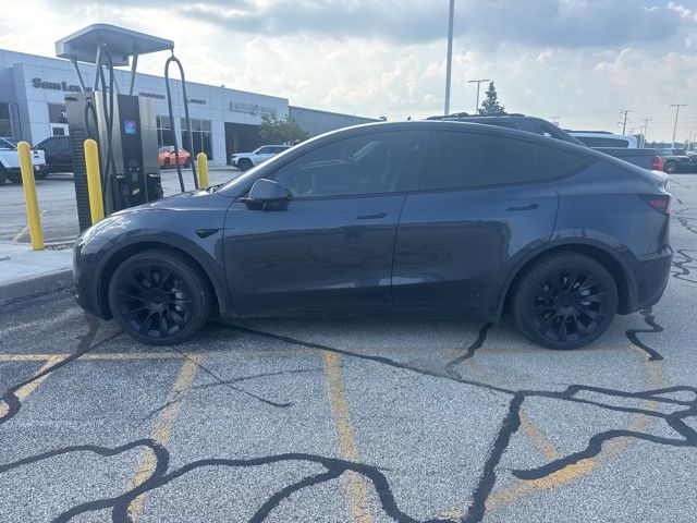 2024 Tesla Model Y Long Range photo 3
