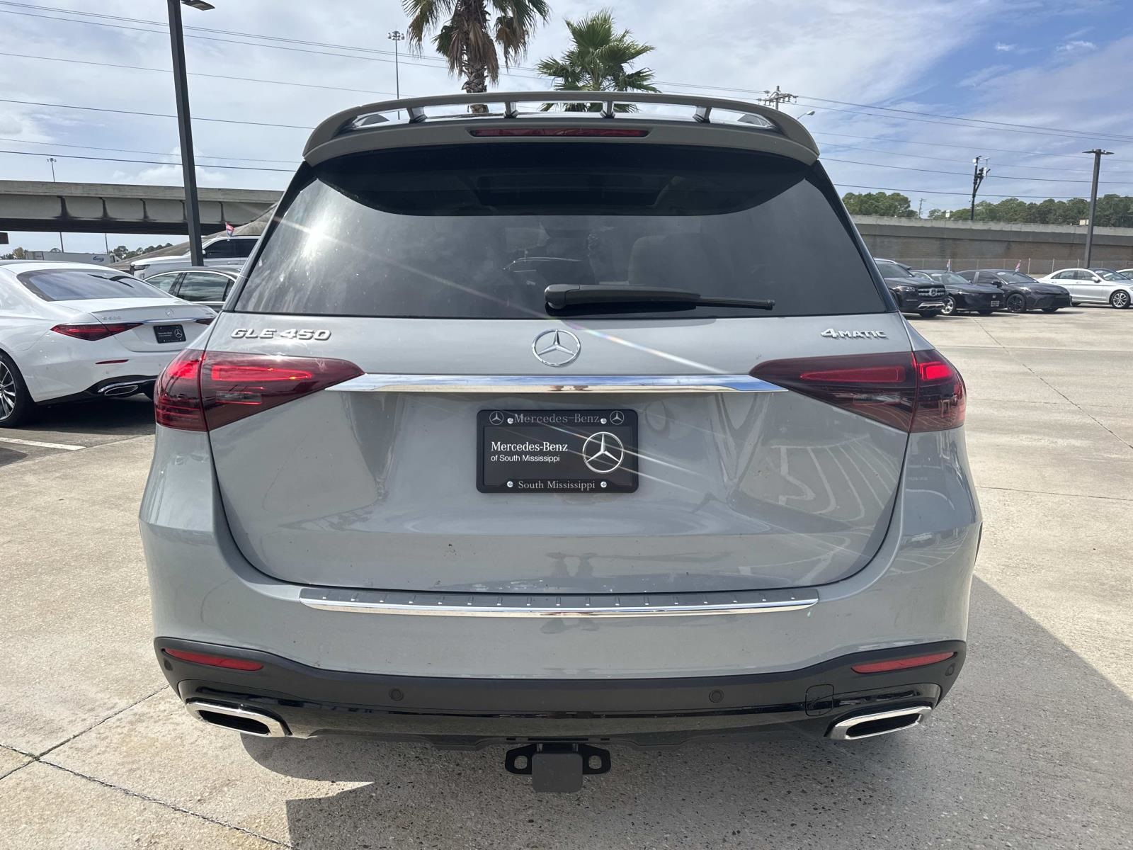 2026 Mercedes Benz GLE 450 4MATIC photo 3