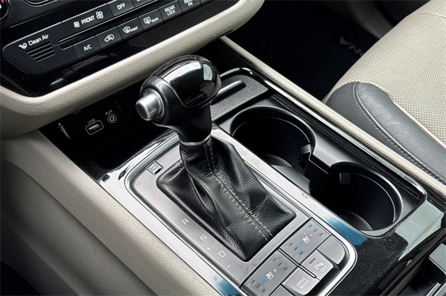 2015 Kia Sedona SX photo 26