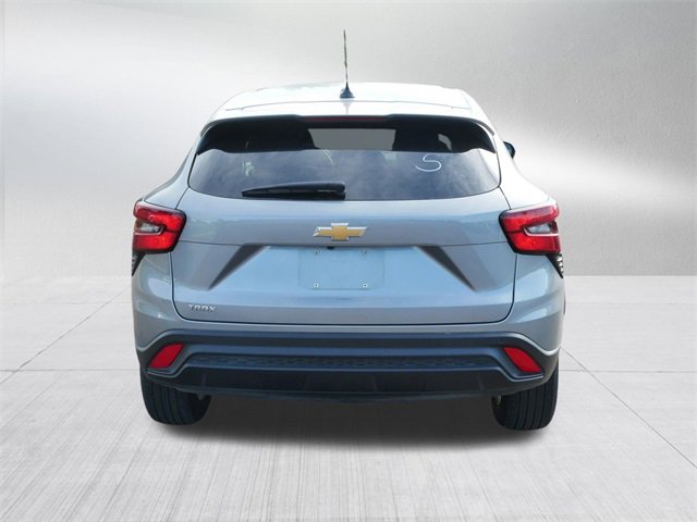 2024 Chevrolet Trax LS photo 4