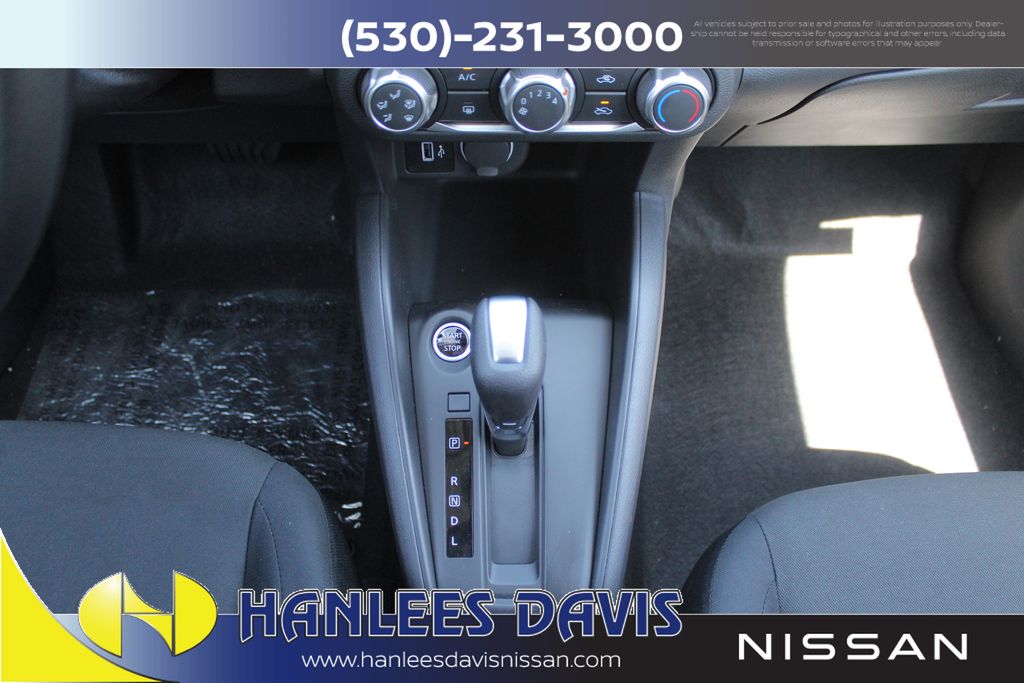 2025 Nissan Kicks Play S photo 16