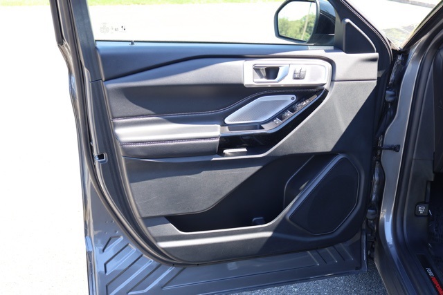 2022 Ford Explorer ST photo 10
