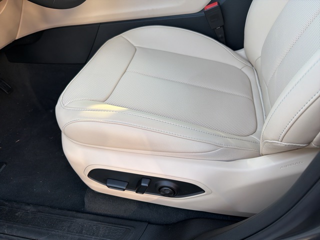 2025 Jeep Grand Cherokee Limited photo 10