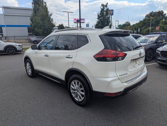 2018 Nissan Rogue SV photo 4