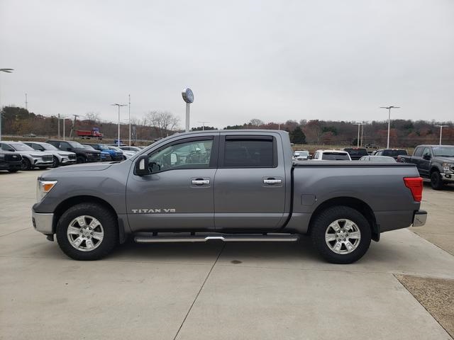 2018 Nissan Titan SV photo 4