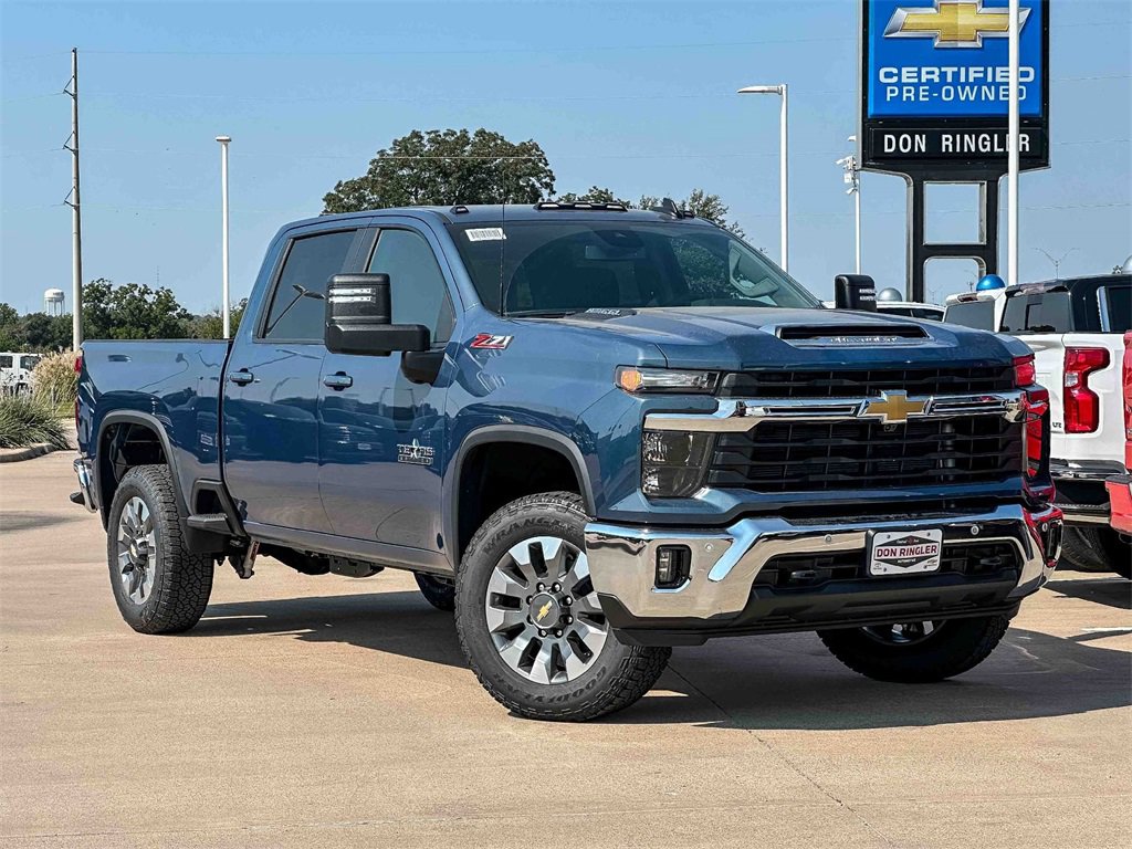 2026 Chevrolet Silverado 2500HD LT photo 2