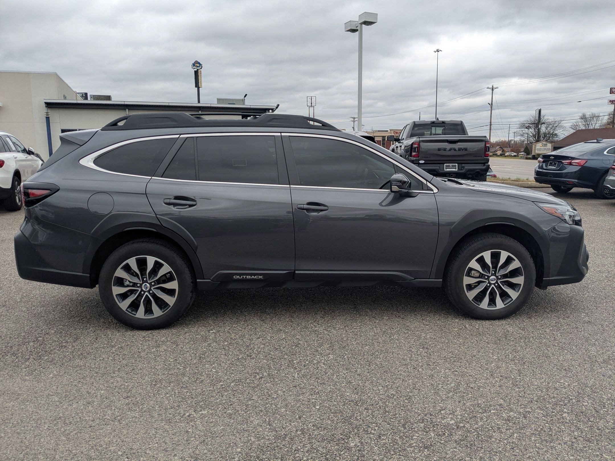 2024 Subaru Outback Limited XT photo 4