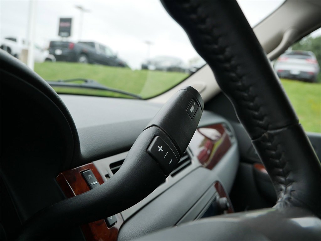 2013 Chevrolet Tahoe LT photo 24