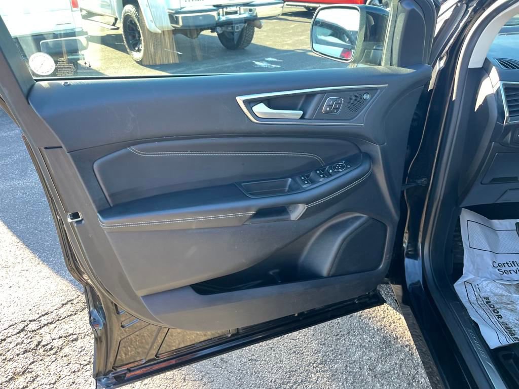 2022 Ford Edge Titanium photo 17