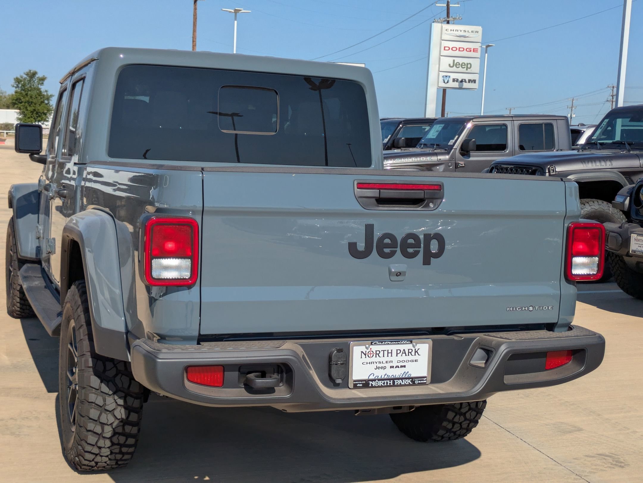 2025 Jeep Gladiator Sport photo 5