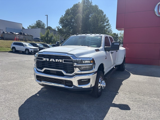 2026 Ram 3500 Tradesman photo 2
