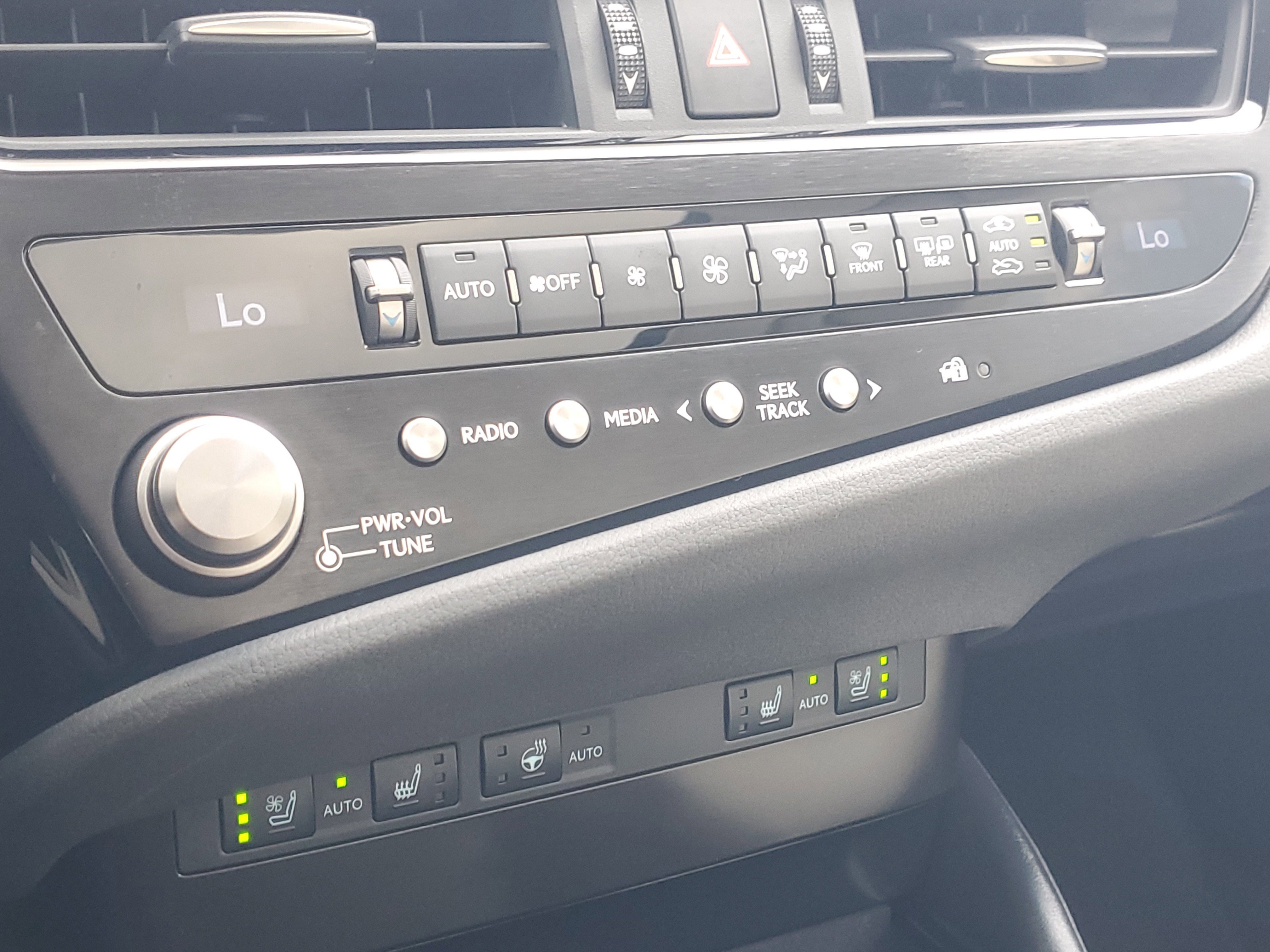 2025 Lexus ES Premium photo 9