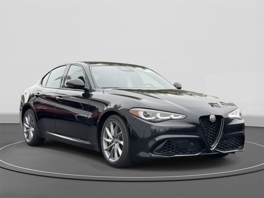 2025 Alfa Romeo Giulia Base's photo