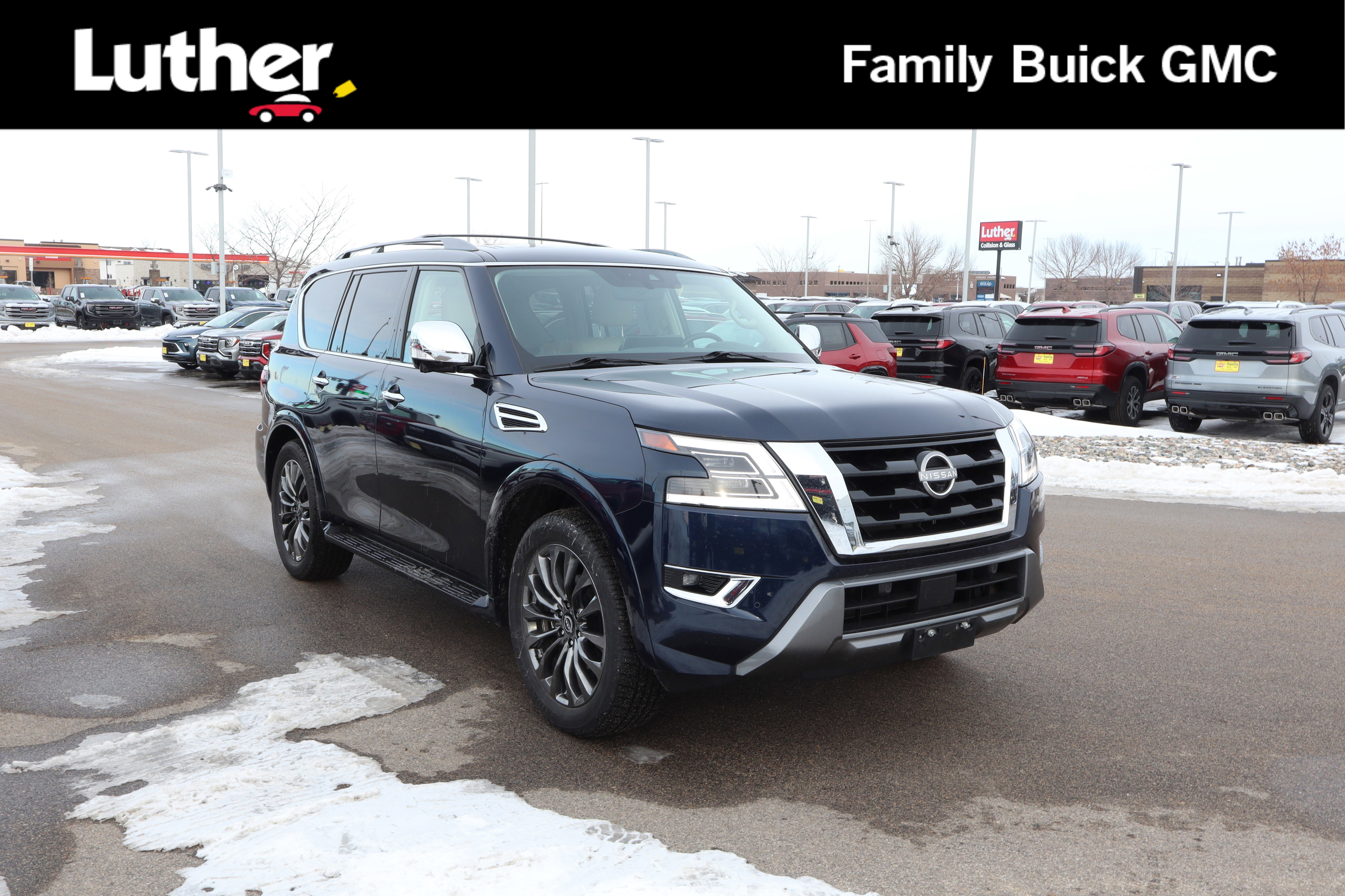 2024 Nissan Armada Platinum's photo