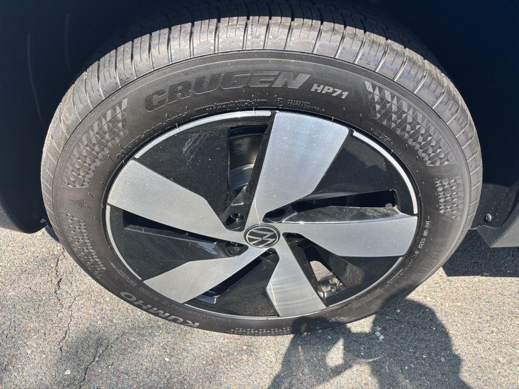 2025 Volkswagen Taos S photo 9