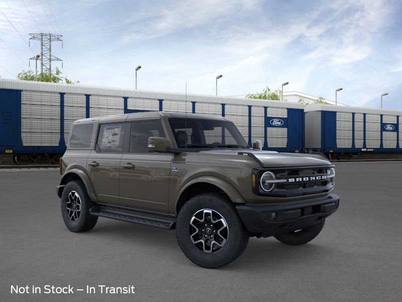 2025 Ford Bronco Outer Banks photo 2