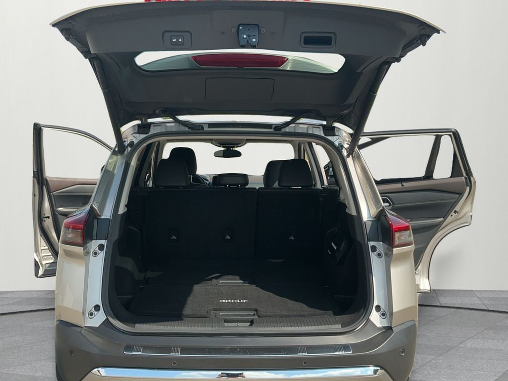 2021 Nissan Rogue Platinum photo 18
