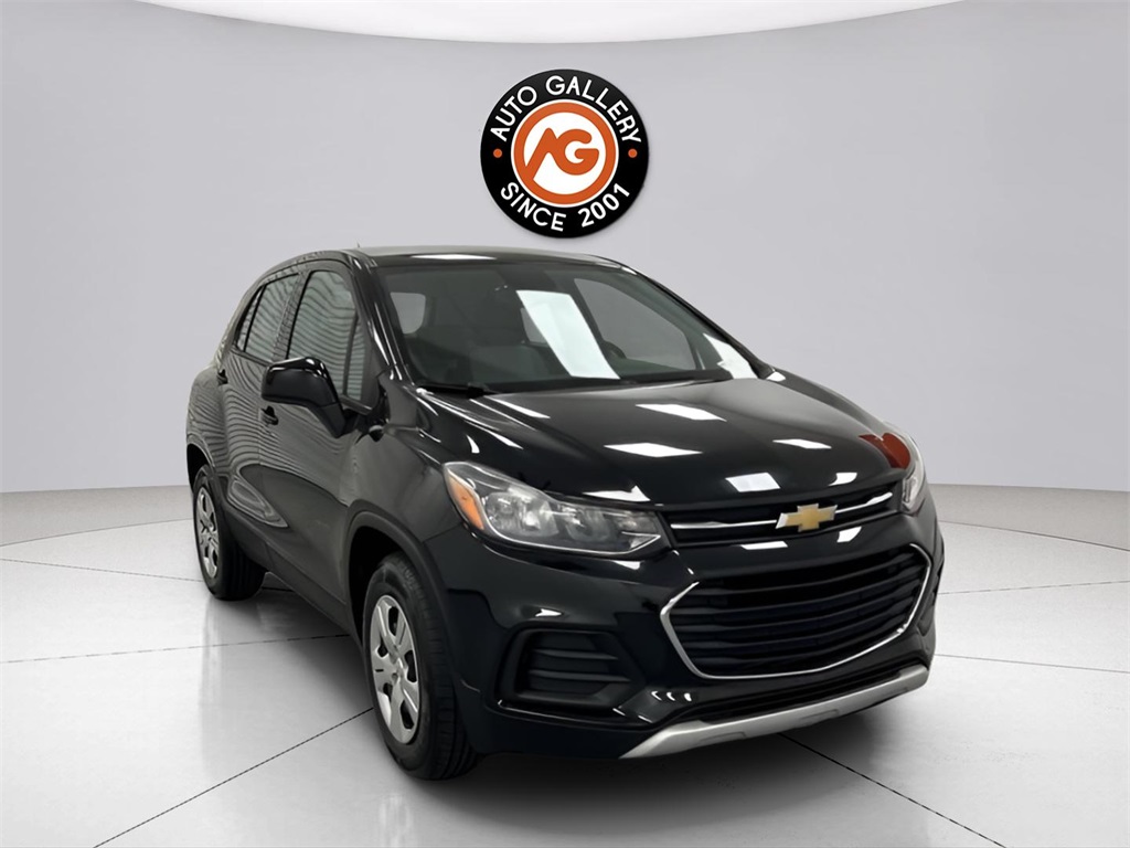 2018 Chevrolet Trax LS photo 3