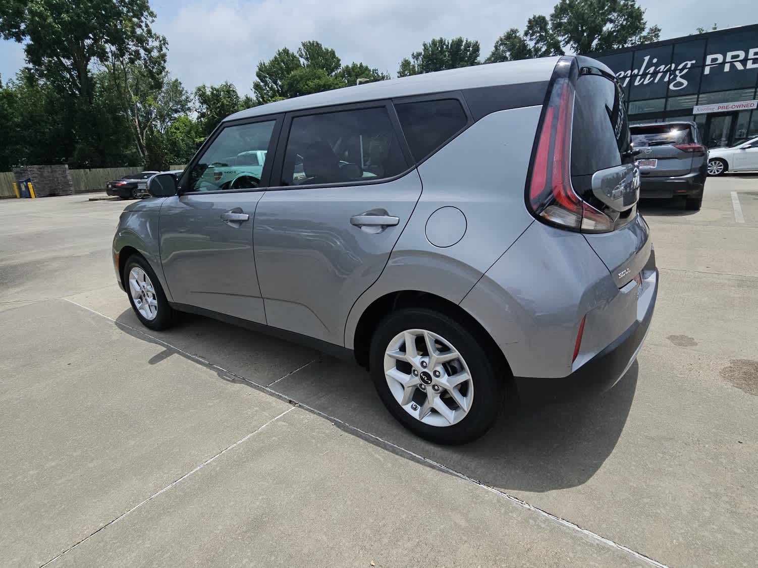 2023 Kia Soul LX photo 2