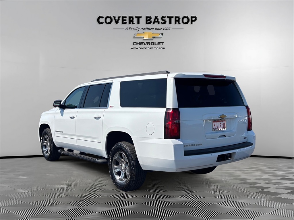 2018 Chevrolet Suburban LT photo 4