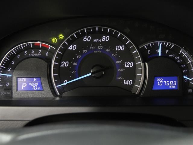2014 Toyota Camry XLE V6 photo 8