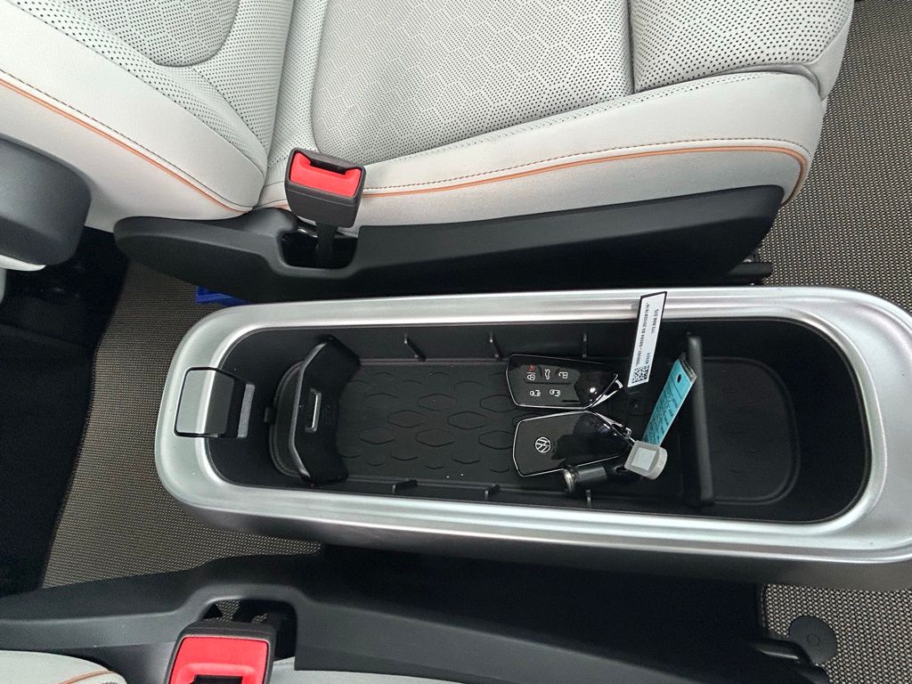 2025 Volkswagen ID. Buzz Pro Plus photo 34