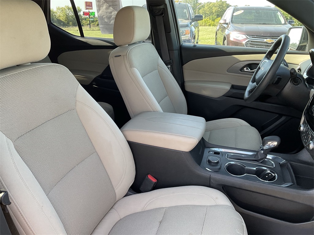 2023 Chevrolet Traverse LS photo 23