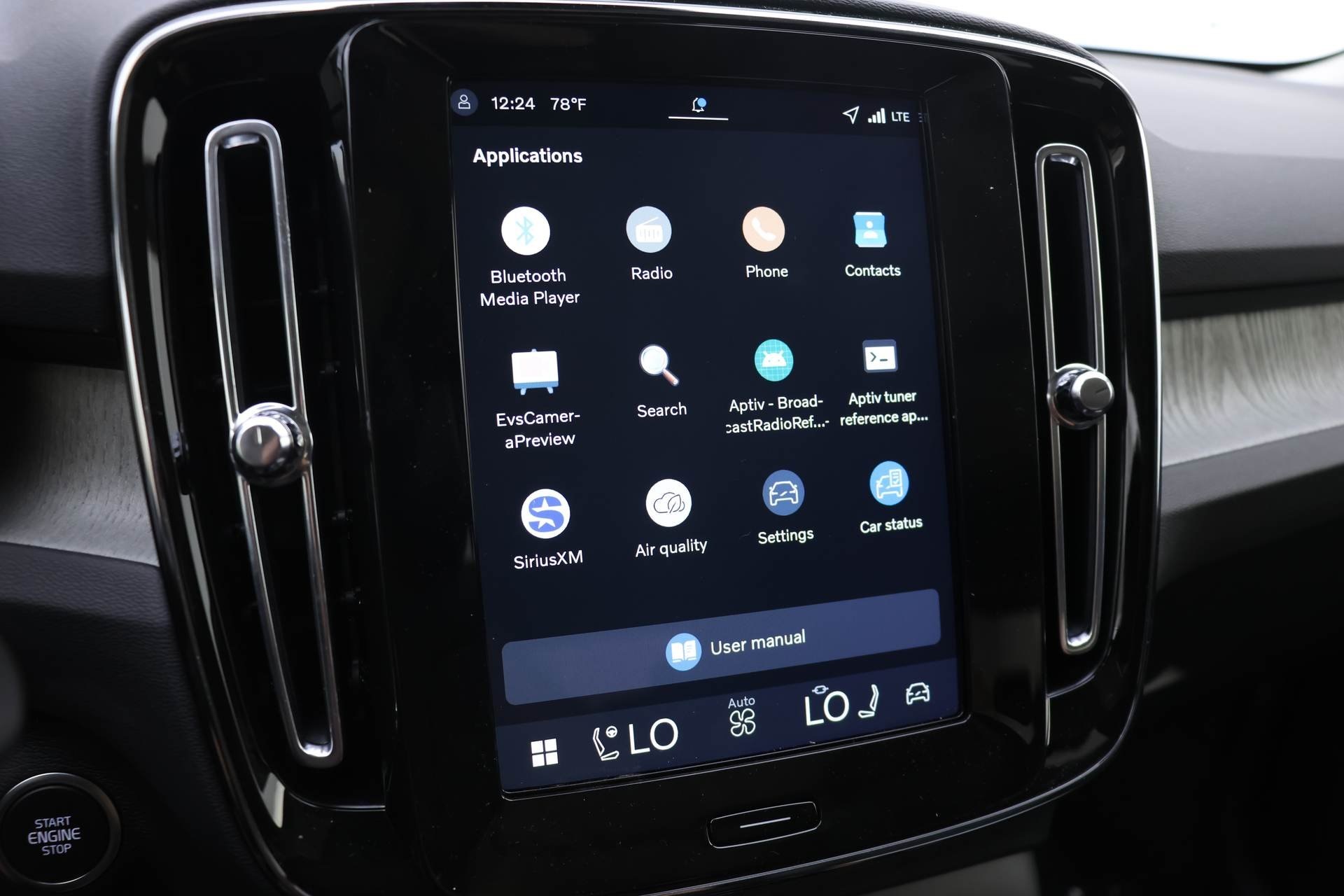 2026 Volvo XC40 Plus photo 9
