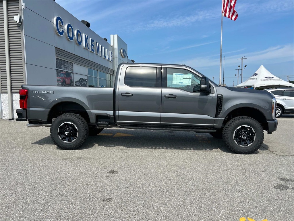 2026 Ford F-250 Lariat photo 2