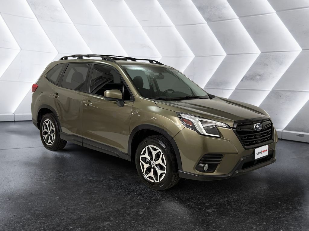 2023 Subaru Forester Premium's photo