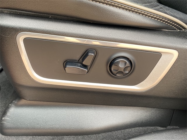 2019 Ram 1500 Laramie photo 17