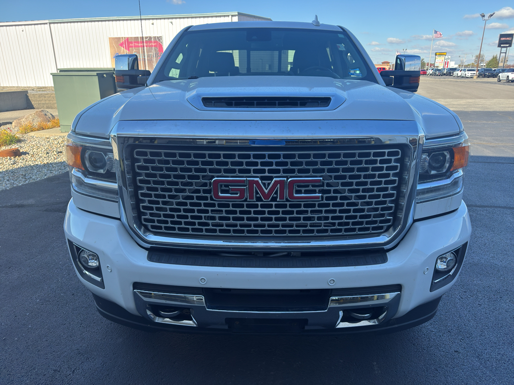 2017 Gmc Sierra 2500 HD Denali photo 2