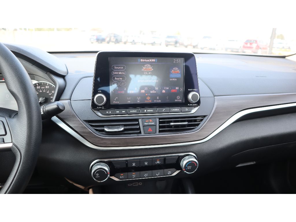 2024 Nissan Altima 2.5 SV photo 13