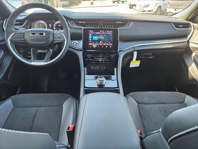 2025 Jeep Grand Cherokee Altitude X photo 4