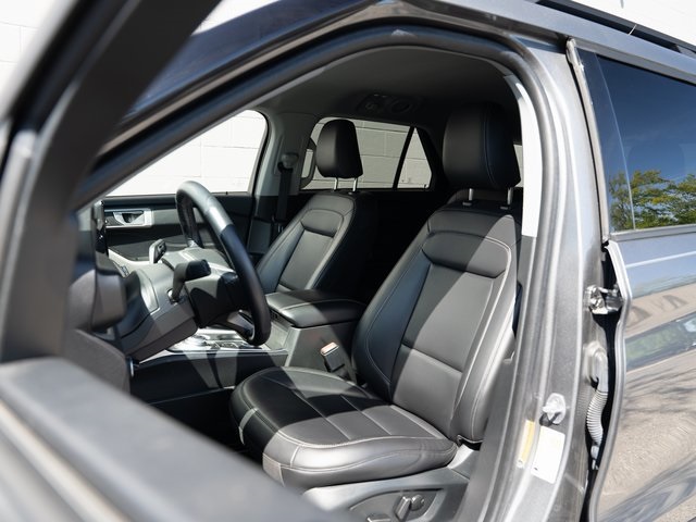 2023 Ford Explorer XLT photo 5