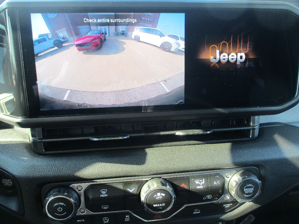 2025 Jeep Wrangler Willys photo 7