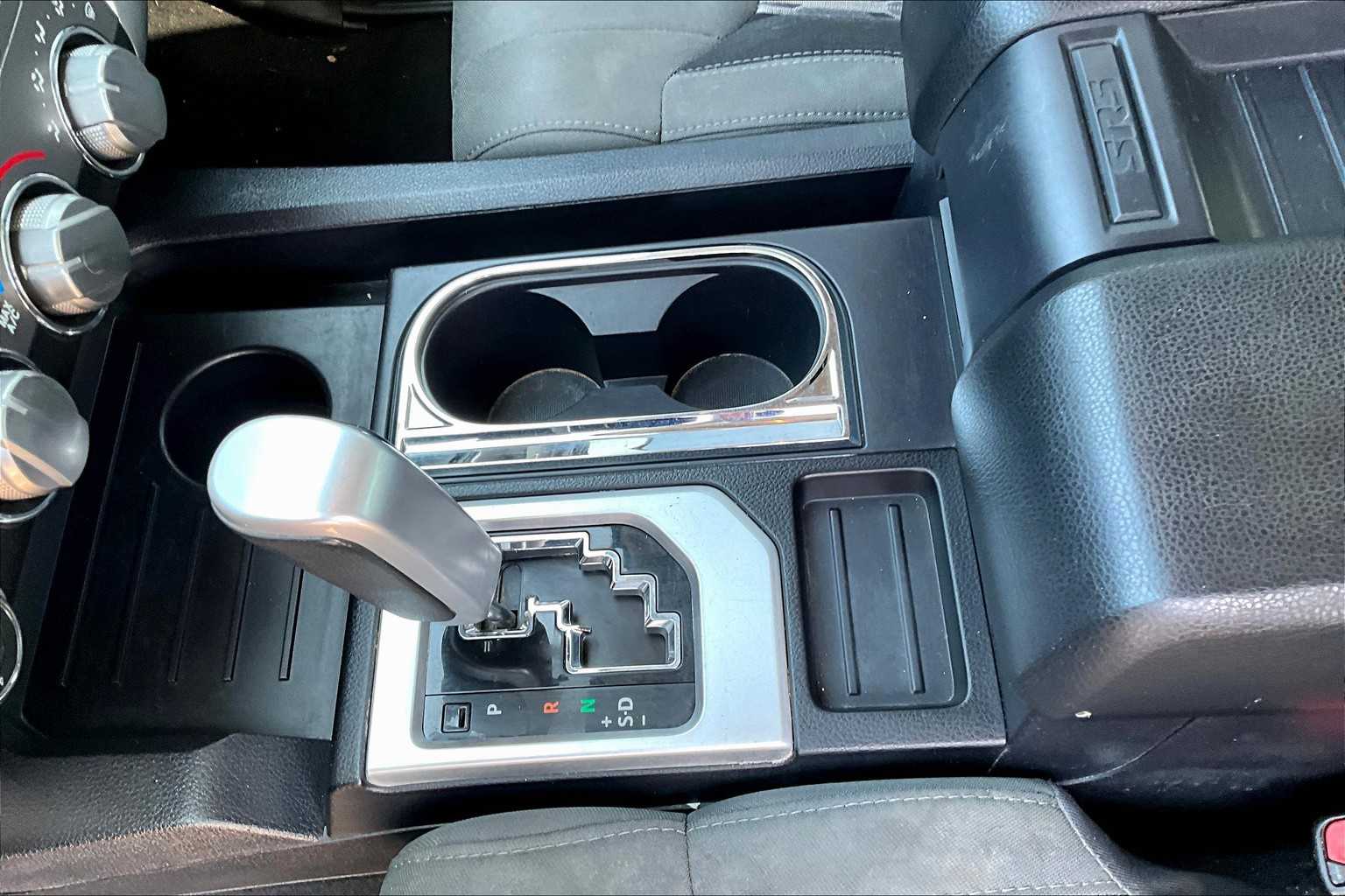 2017 Toyota Tundra SR5 photo 13